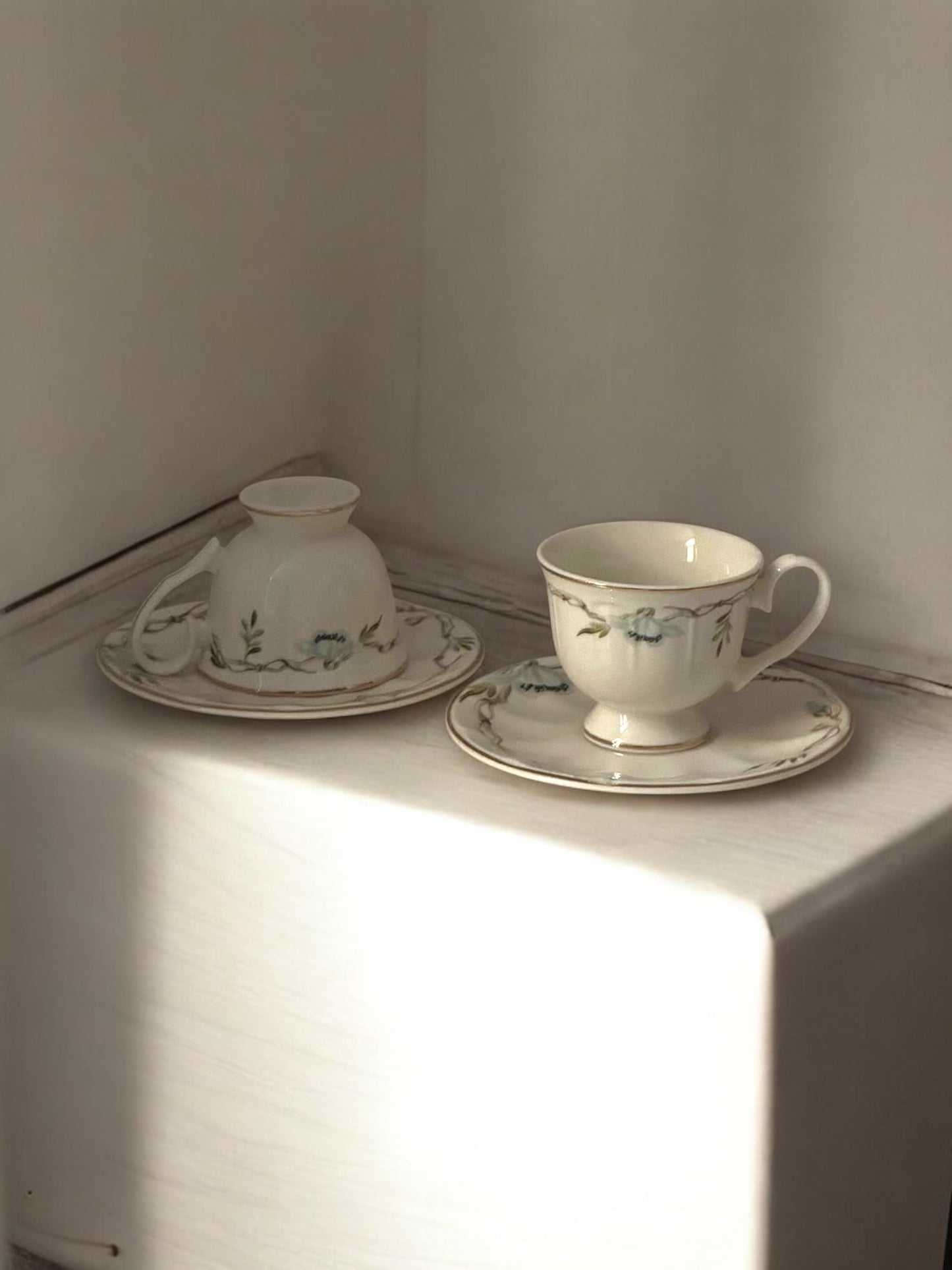6-Piece Floral Teacup Set with Saucers (Two Sizes Available)