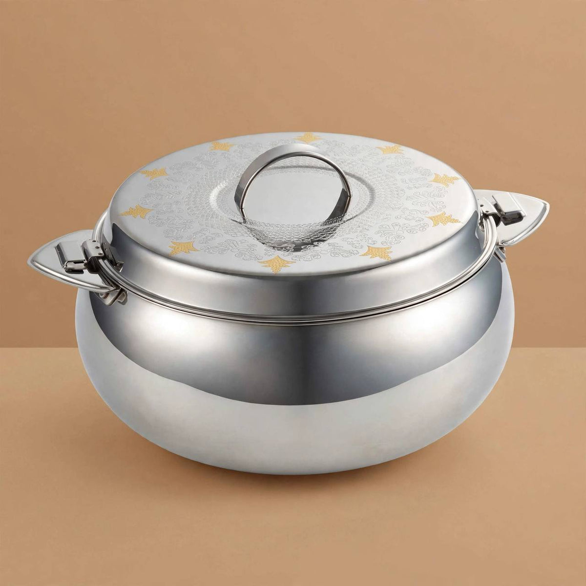 Hot Pots & Serving