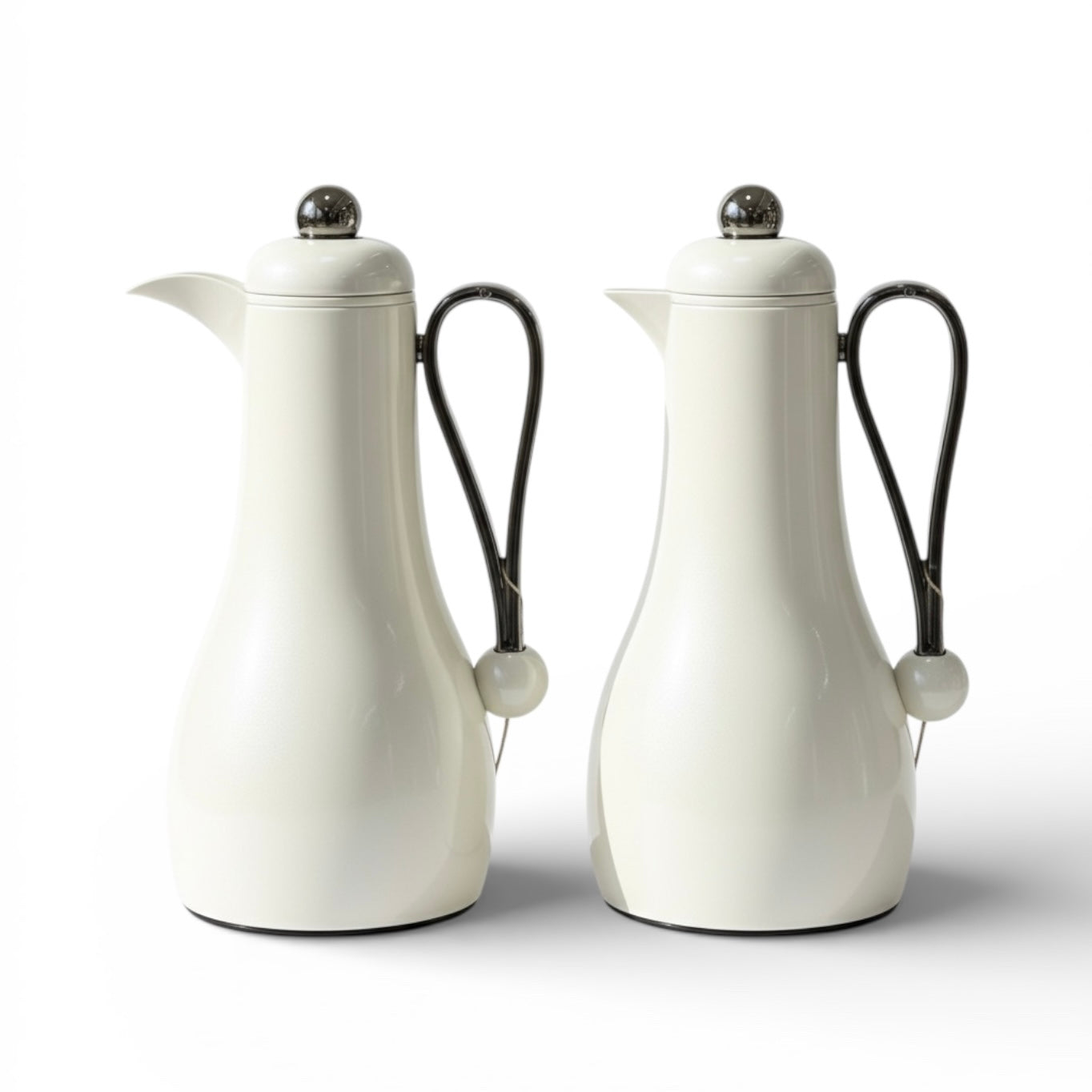 Al Marjan Dallah Set – 1L & 1L - White/Chrome - Mawaeen