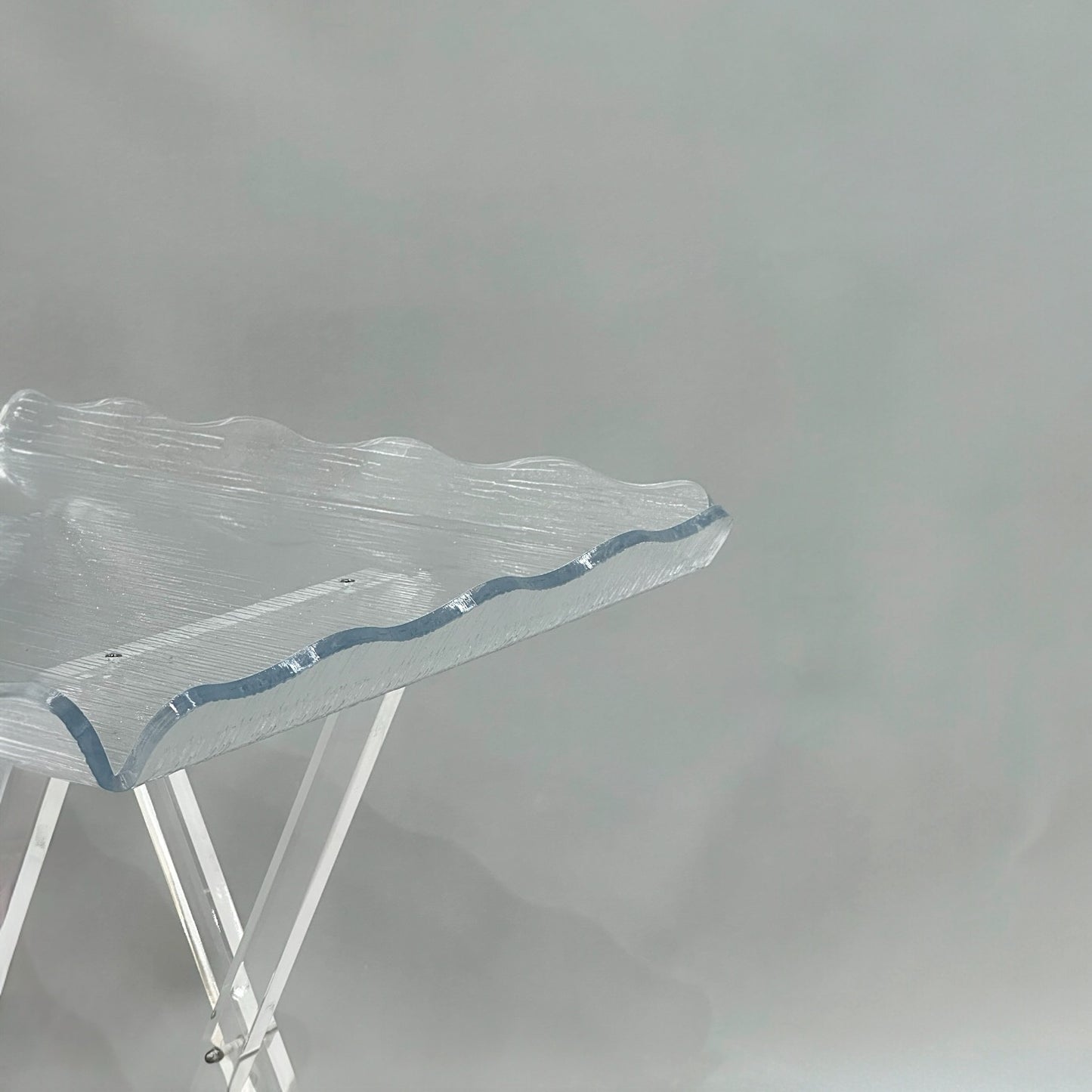 Chic 4-Piece Acrylic Tables with Wavy Edges