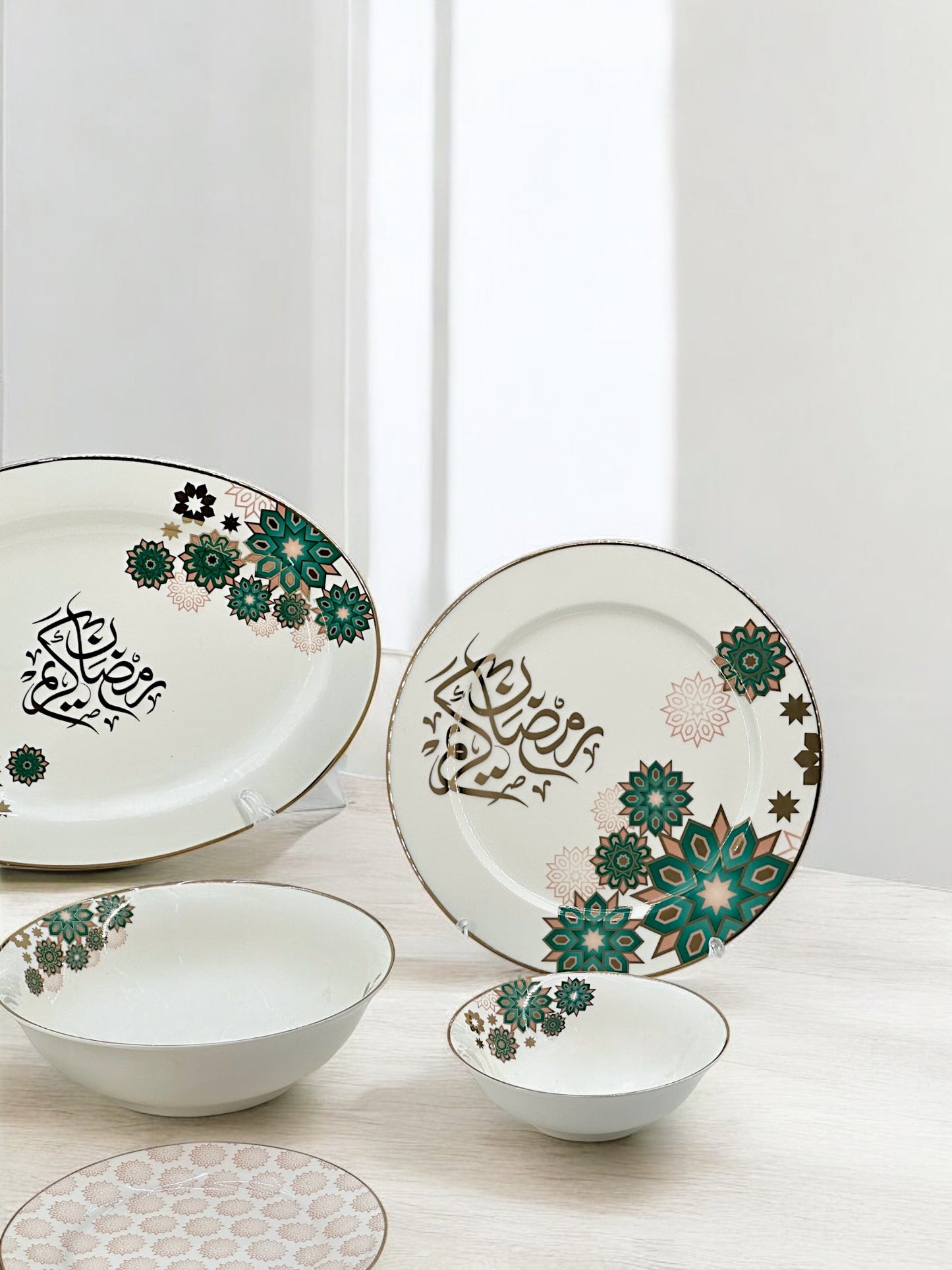 34-Piece Ramadan Serveware with Script Design