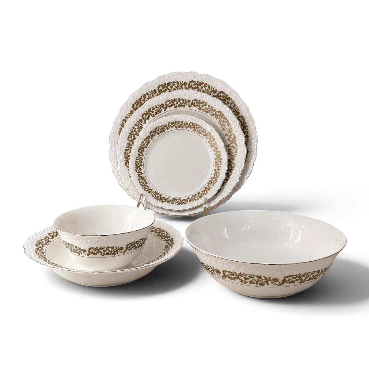 Royal 26-Piece Porcelain Dinnerware Set for 6 Persons – Scalloped Rim with Vintage Gold Filigree Pattern