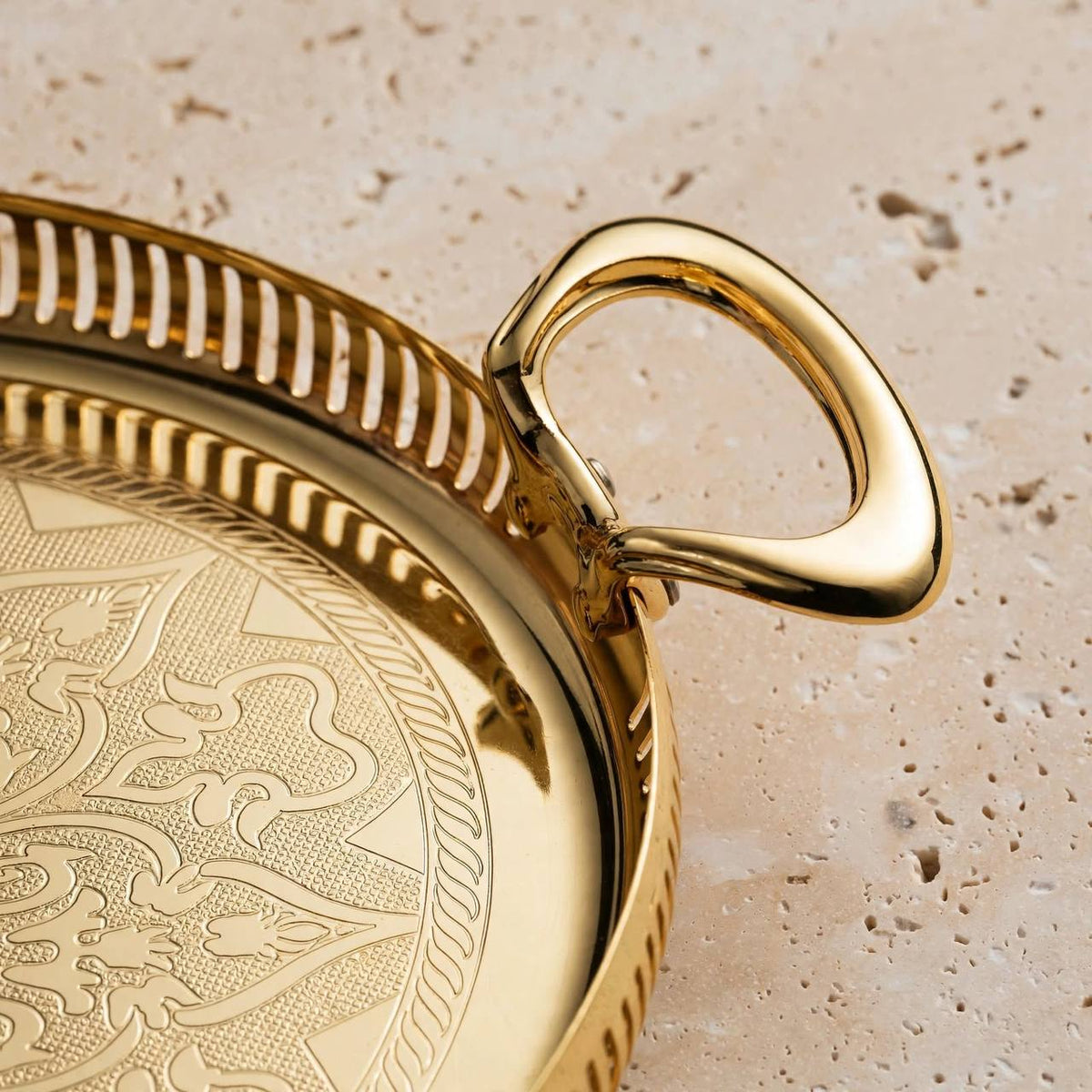 Royal Gilded Oval Serving Tray with Arabesque Laser Engraving & Pierced Gallery Rim – 55 × 34 cm