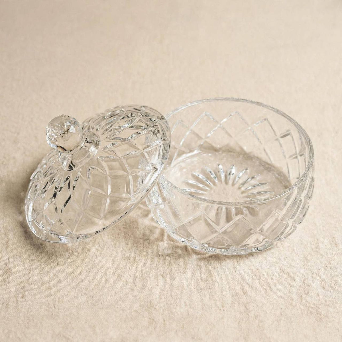Diamond Cut Crystal Glass Sugar & Treat Bowl with Lid – 10x11cm