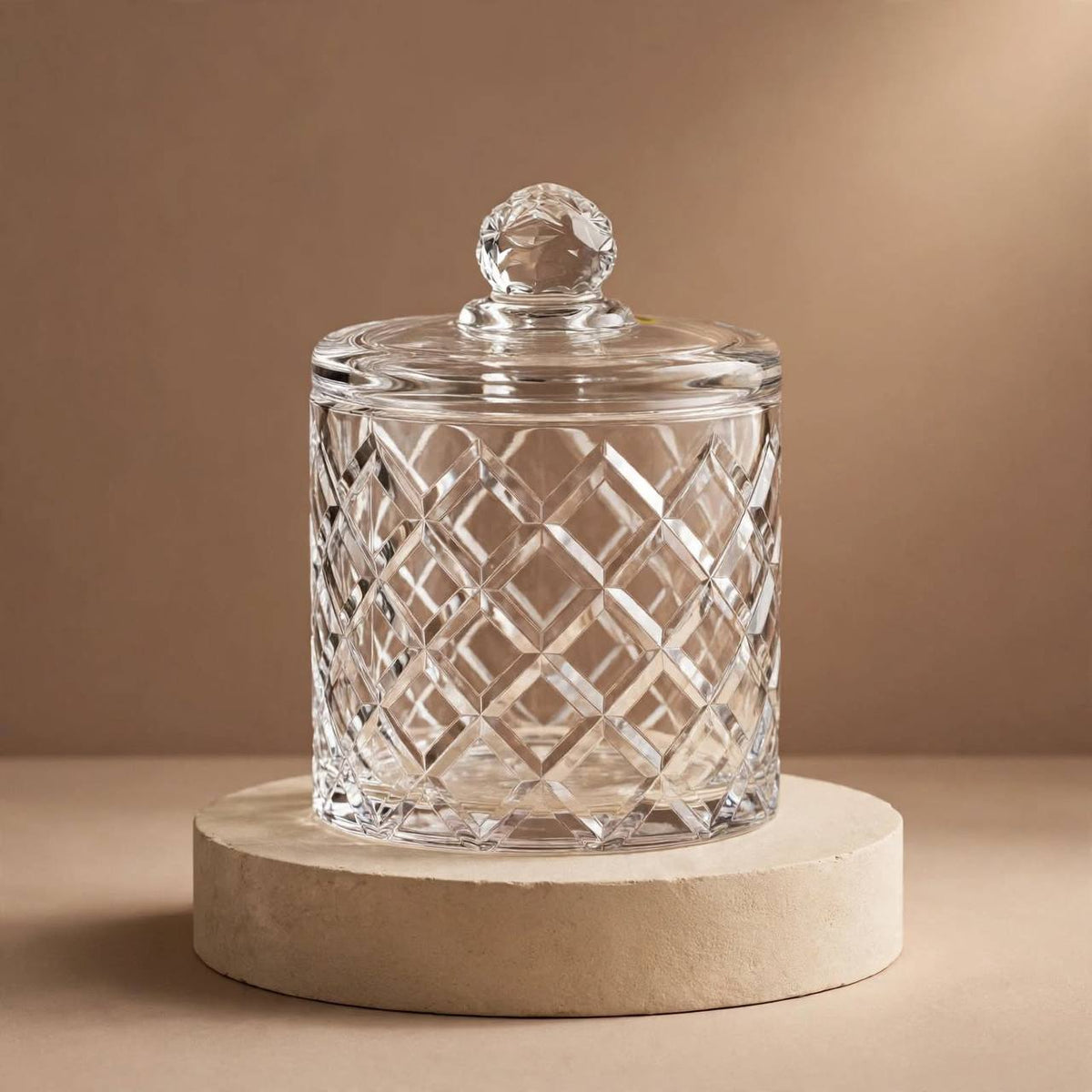 candy jar( S )c/diamond-y285Diamond Cut Glass Candy Jar with Lid – 15x10cm - Mawaeen