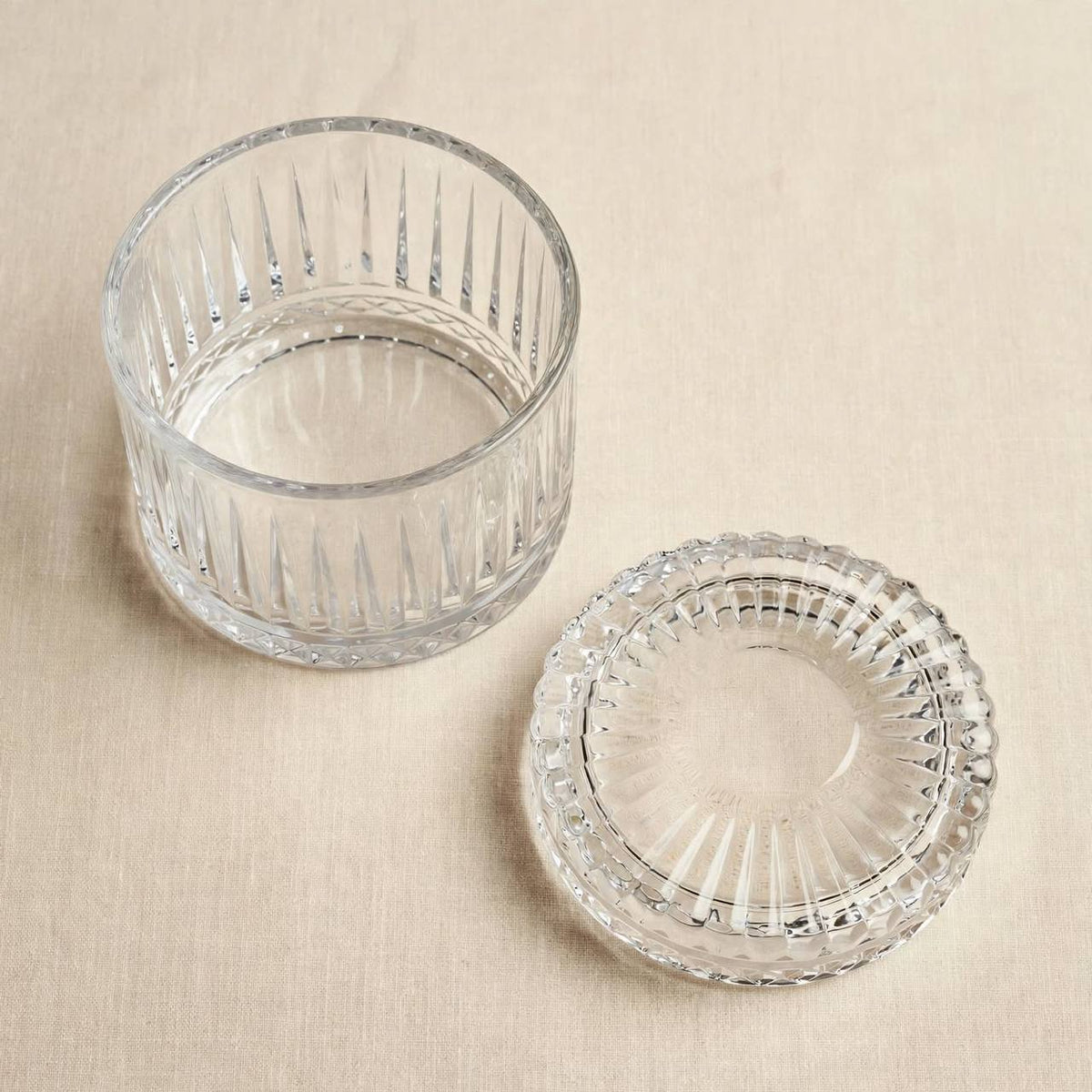 Flat Lid Ribbed Glass Candy Jar – 11x10cm